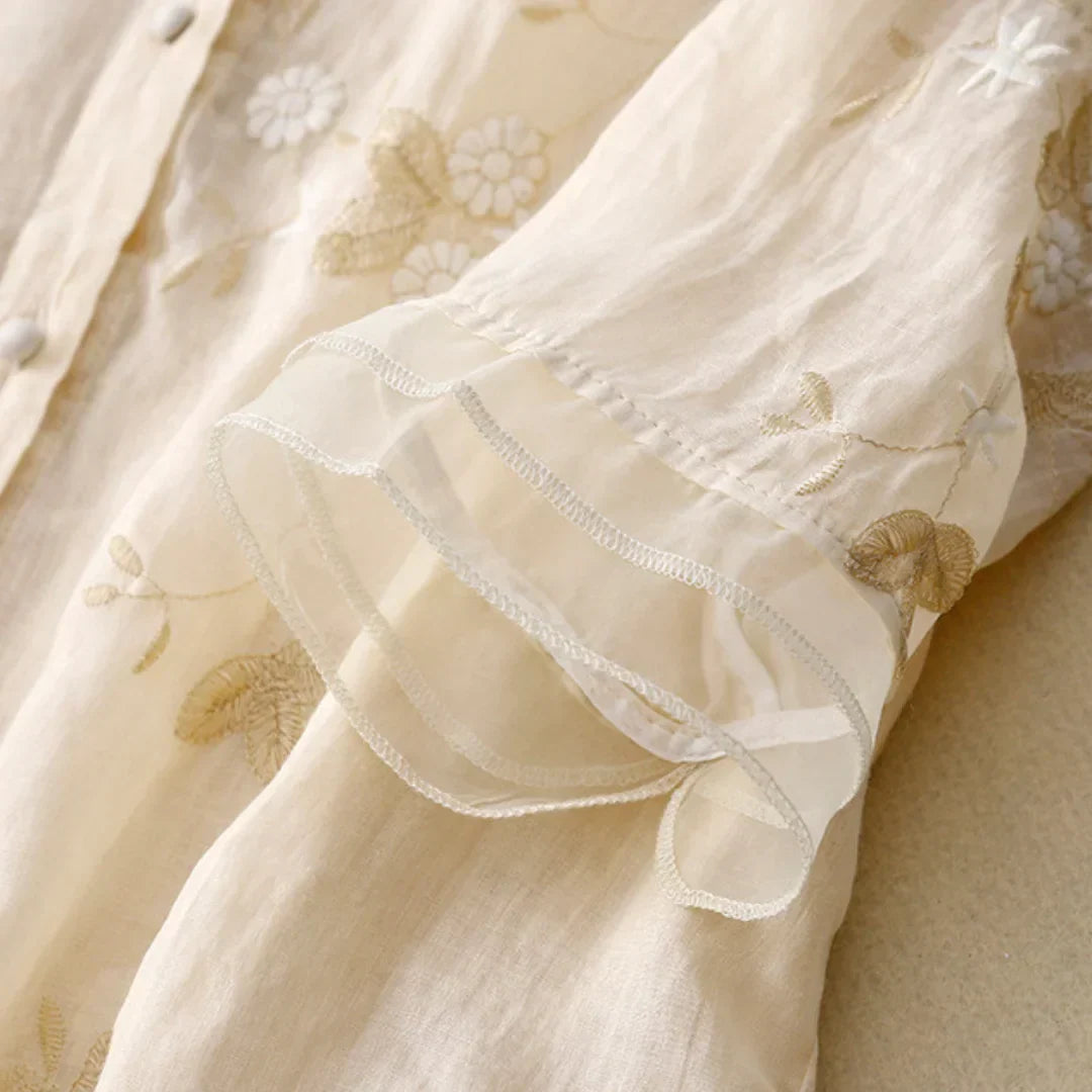 Florine – Blouse Légère à Fleurs Brodées