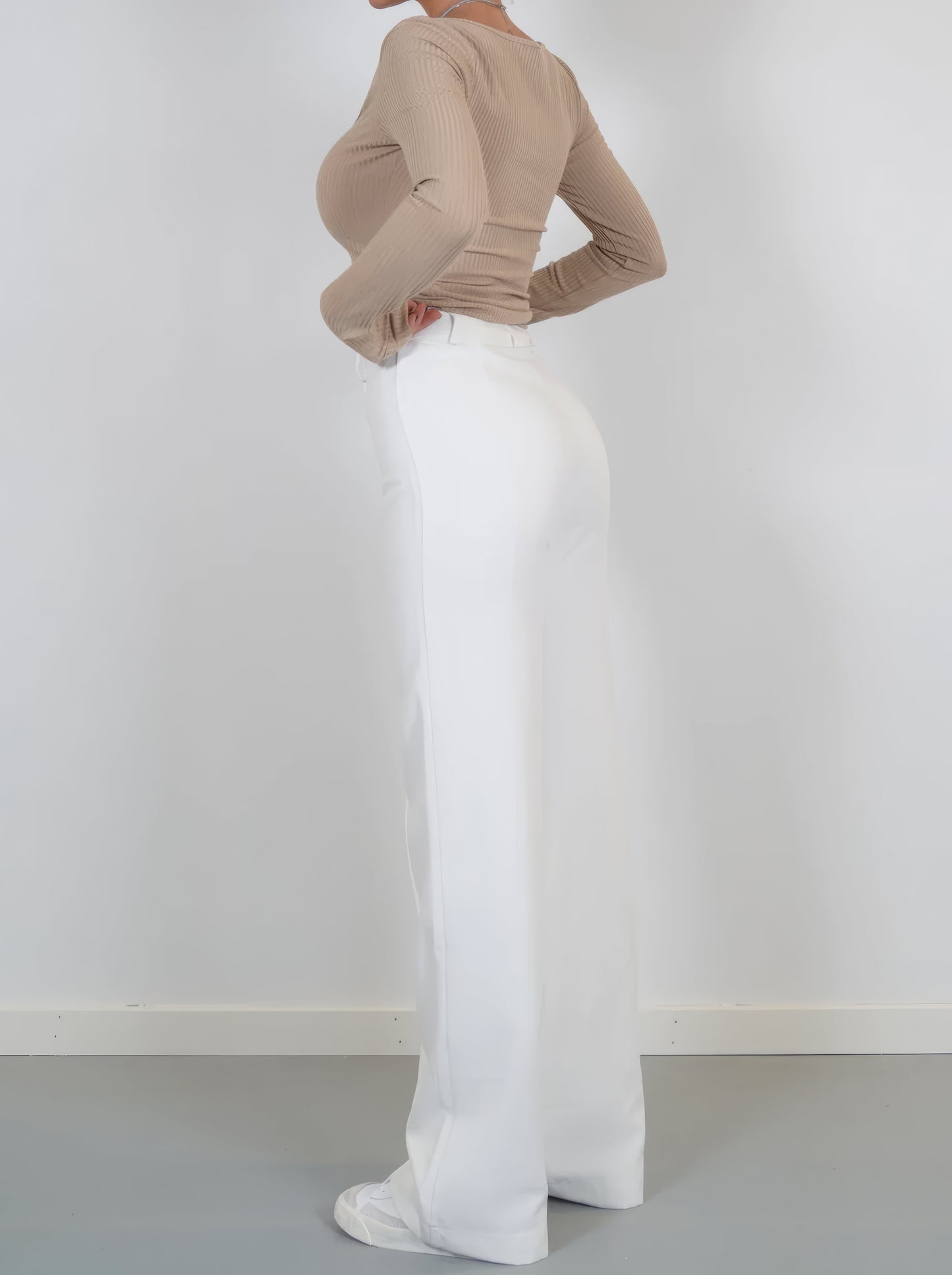 Clara – Pantalon Classique à Jambe Droite