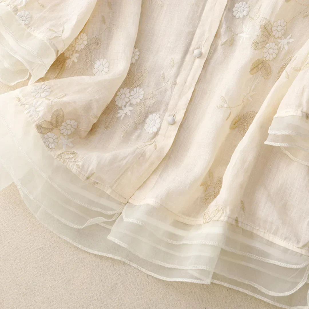 Florine – Blouse Légère à Fleurs Brodées