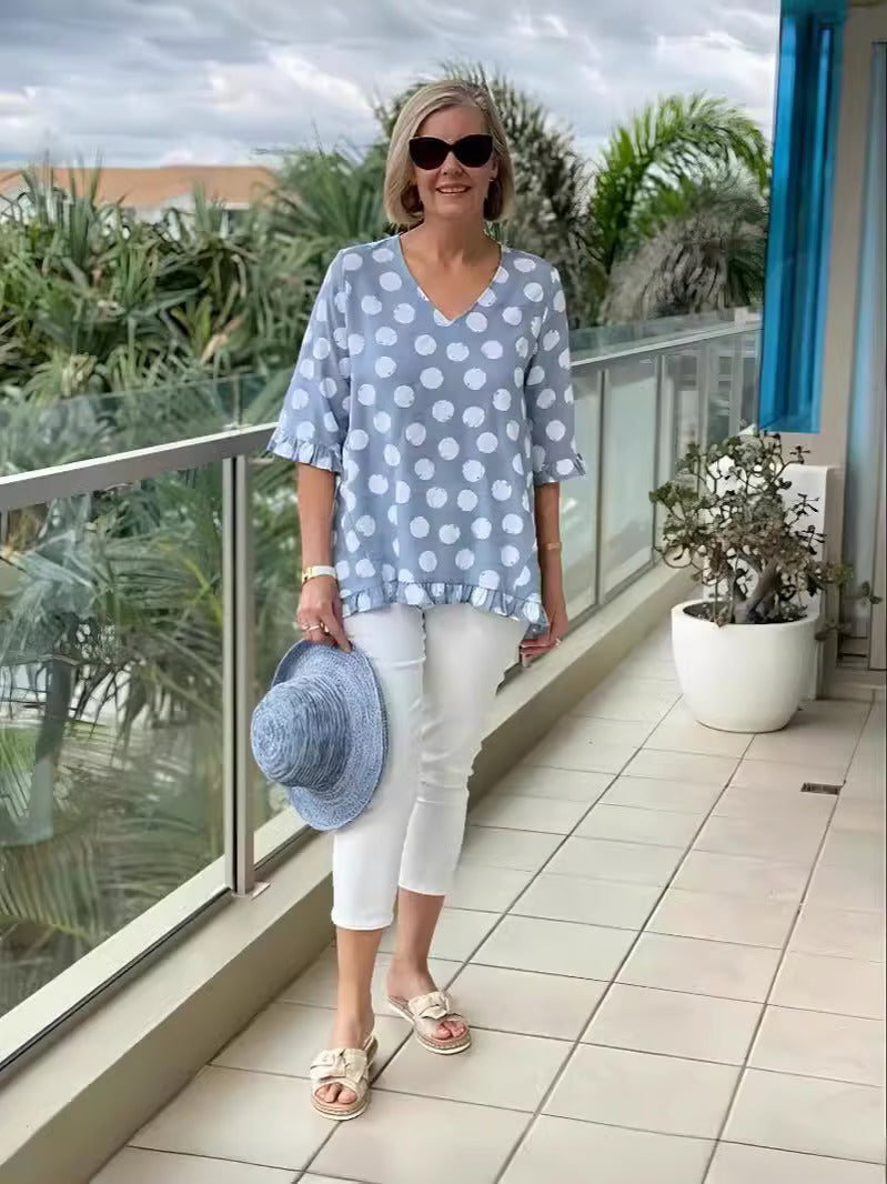 Elin – Gepunktete Sommerbluse mit Volant