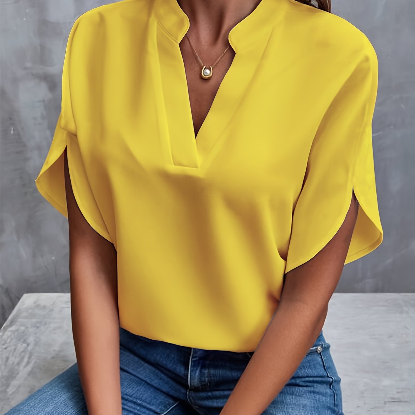 Élina – Blouse Élégante à Manches Ouvertes