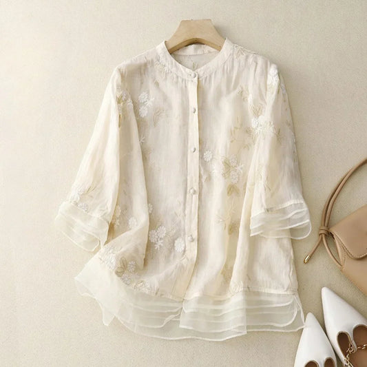 Florine – Blouse Légère à Fleurs Brodées