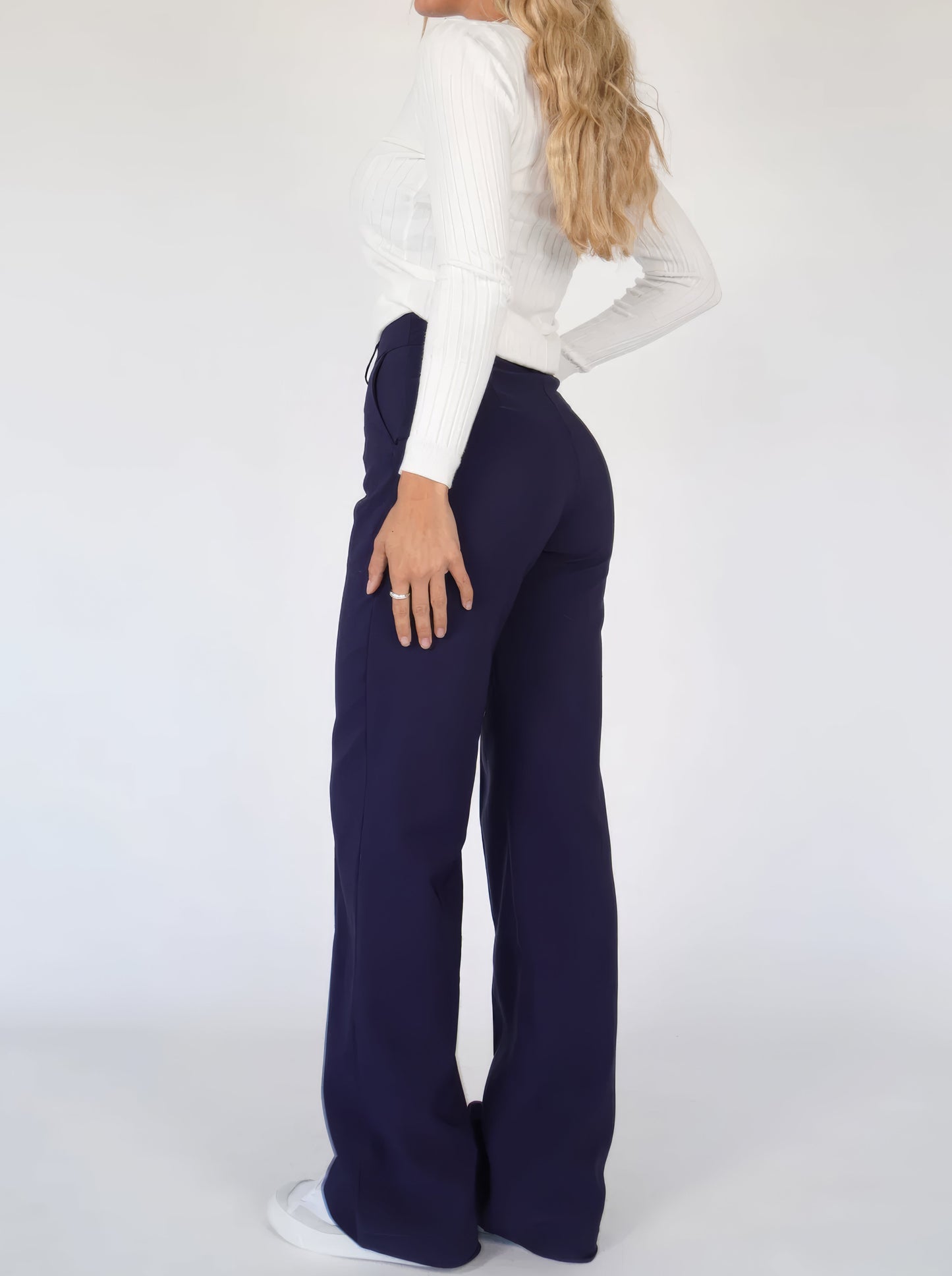 Clara – Pantalon Classique à Jambe Droite