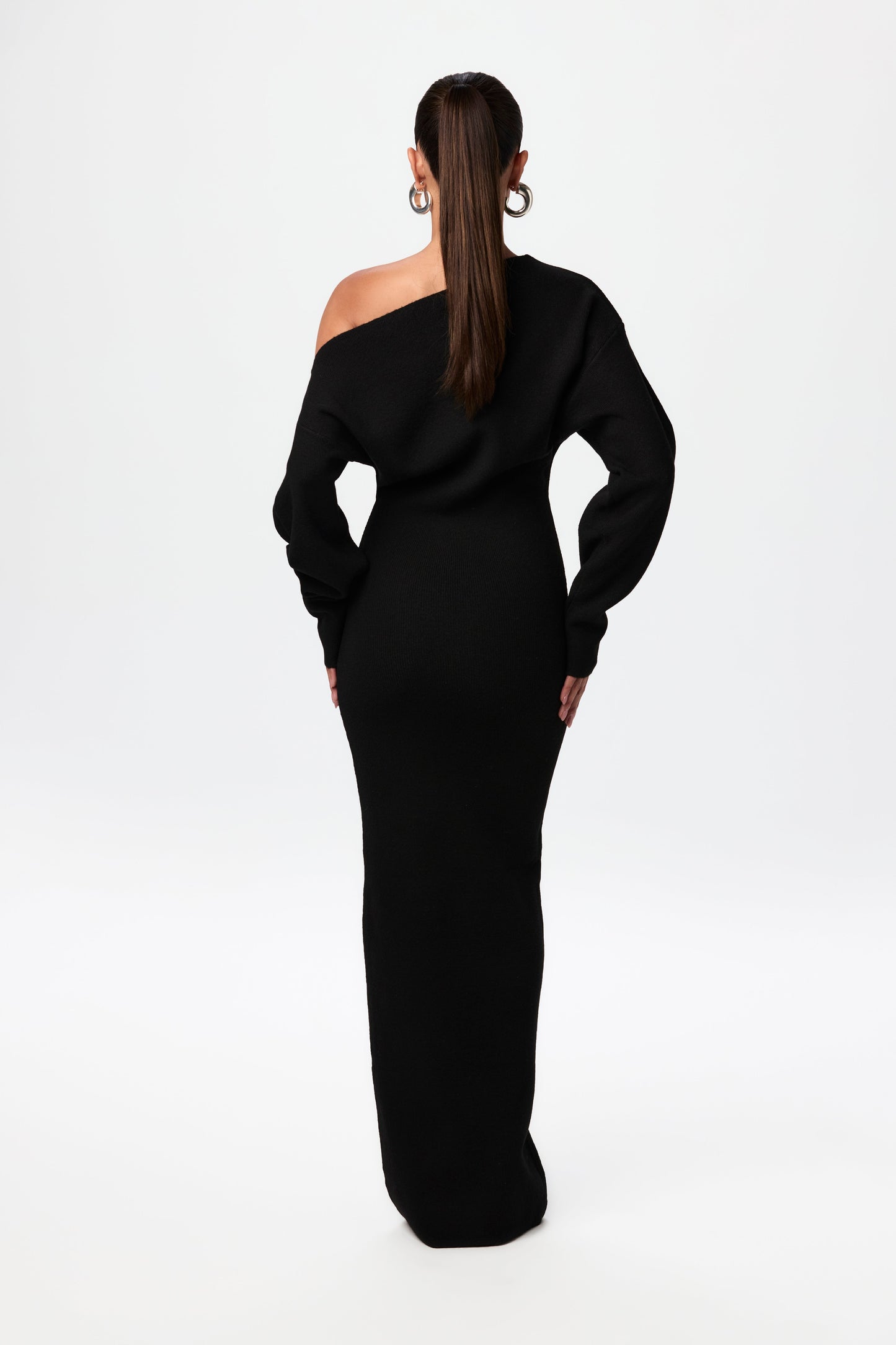 Élina – Robe Asymétrique en Maille