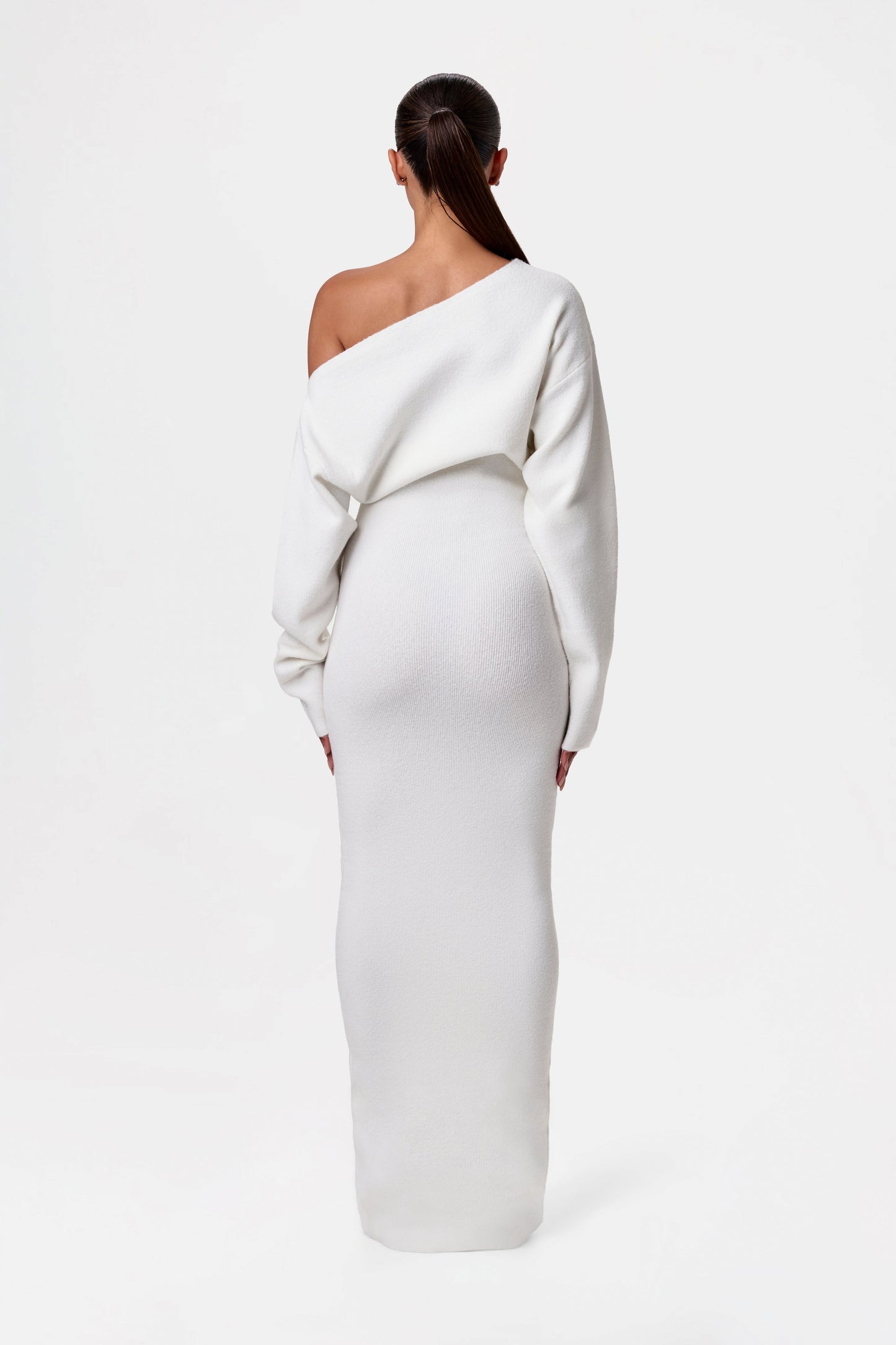 Élina – Robe Asymétrique en Maille