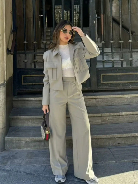 Émilienne – Ensemble Tailleur Moderne
