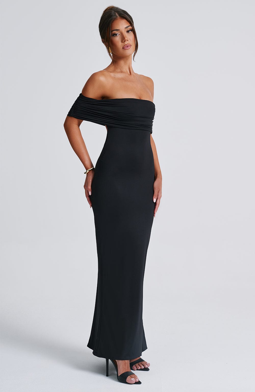 Noémie – Robe Longue Épaules Dénudées